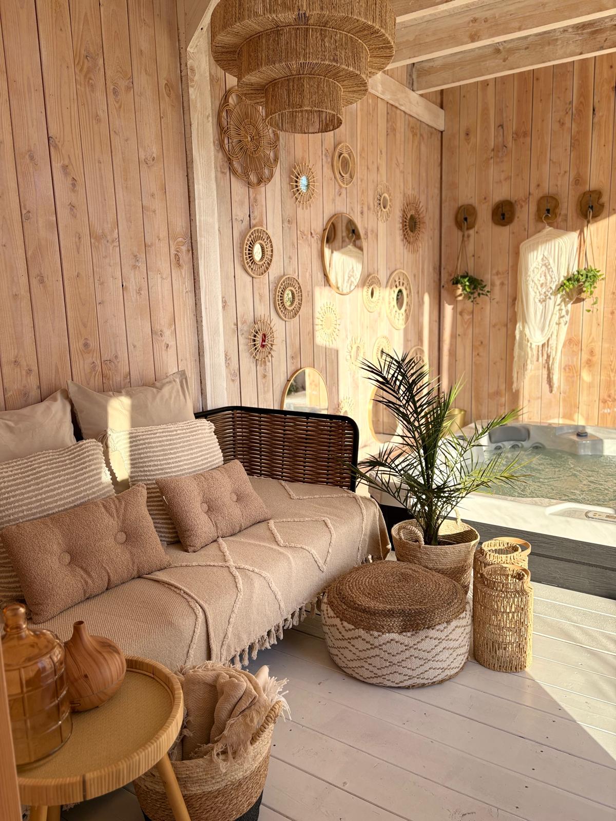 Relax ruimte in boho sfeer met jacuzzi
