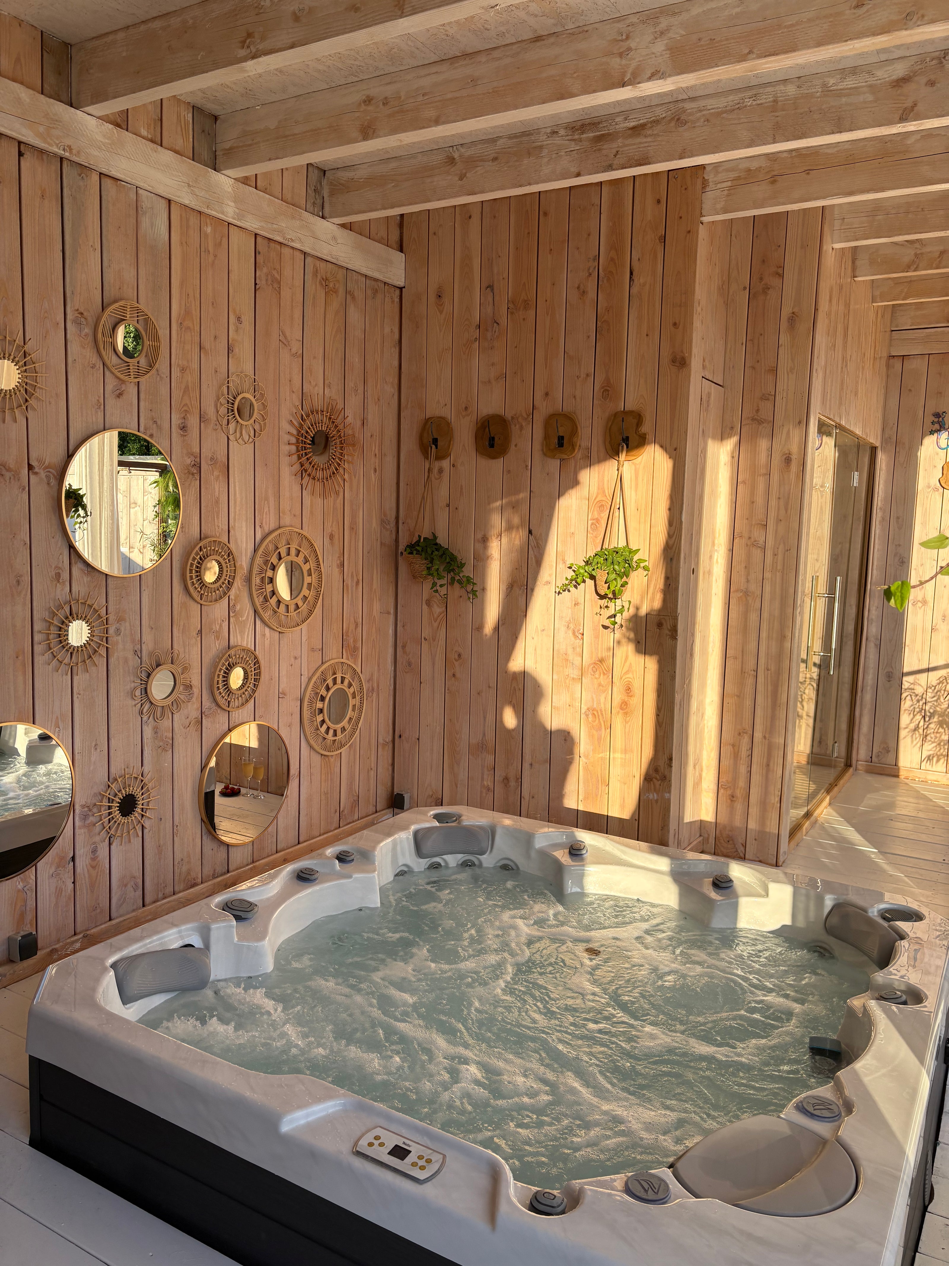 Romantische jacuzzi ervaring met overnachting in Zonhoven